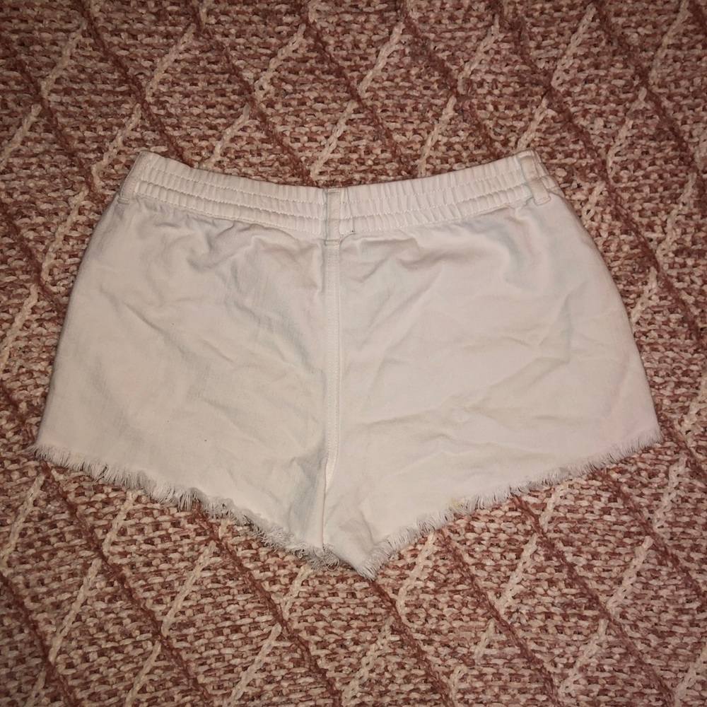 White Shorts🤍 - Picture 2 of 2